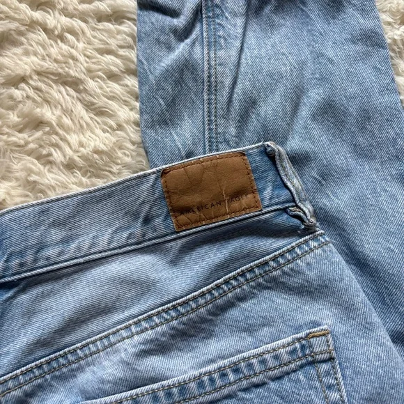 American Eagle Outfitters Light Blue Mom Jeans - Picture 14 of 14